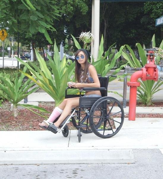 Handicap Sex: Kimberly Costa - Wheelchair Teen Sex 404p