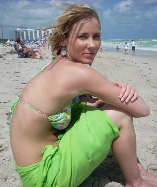 PickupGirls: Mackenzie Star - Pickup Sexy Girl In Bikini On Beach