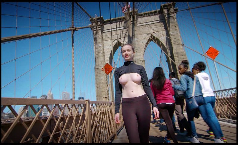 Exhibition: Emily Bloom - Nude Girl In City 1080p