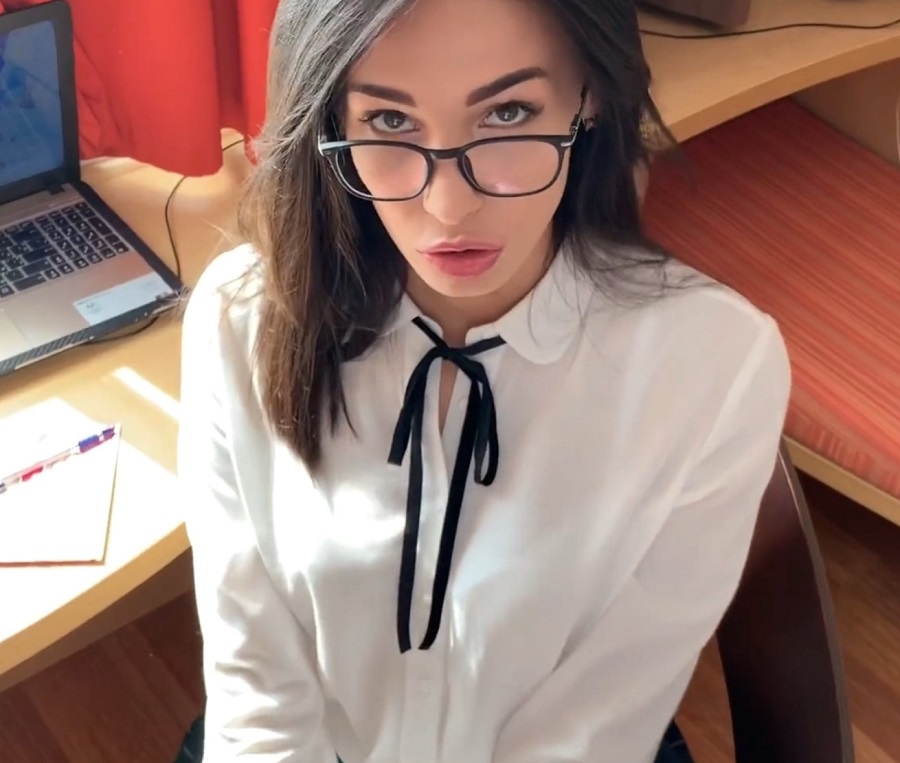 Fiamurr Cute Schoolgirl Fuck FullHD 1080p