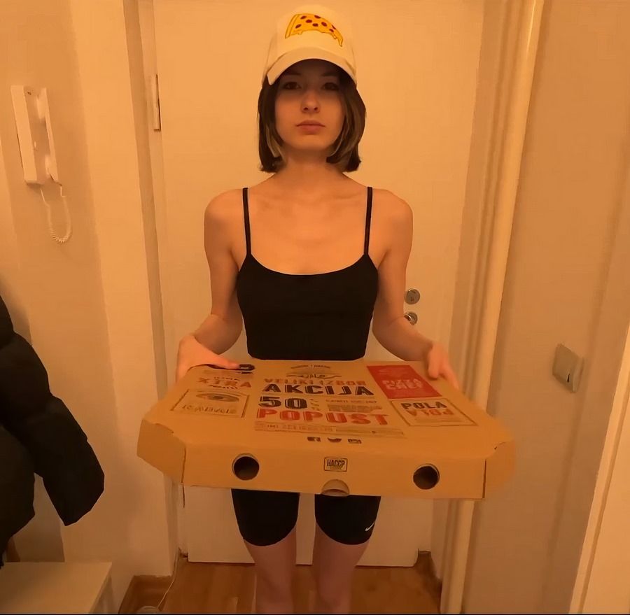 Cutie Kim Sexy Delivery Pizza Girl Fucked FullHD 1080p