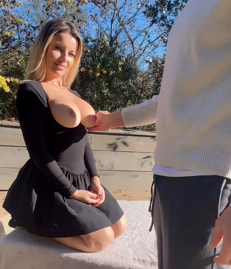 Jenny La Petite Frenchie Busty French Slut Gets Fucked In A Public Space FullHD 1920p