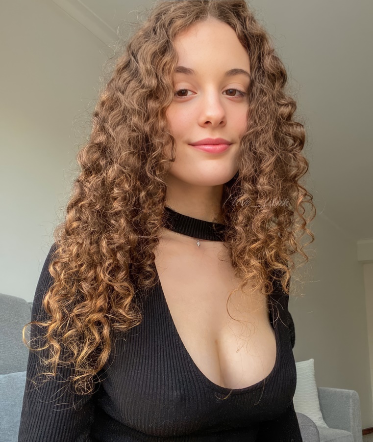 Love Lilah First SexTape With A Cute Curly Girl FullHD 1080p