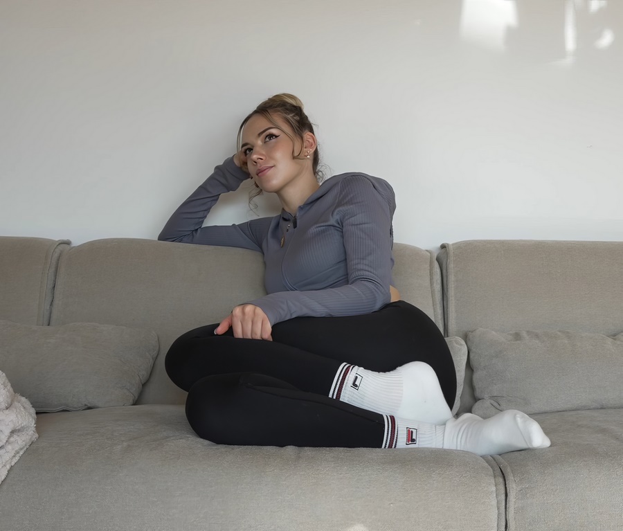 Hope Heaven Fuck On The Couch FullHD 1080p