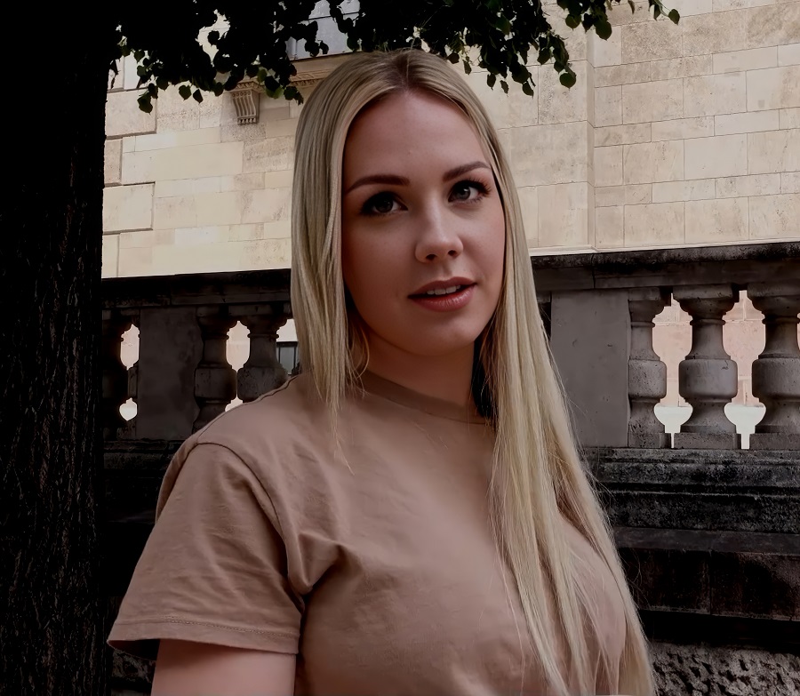 Angie Lynx A Beautiful Young German Girl Agreed To Take Part In A Modeling Casting FullHD 1080p